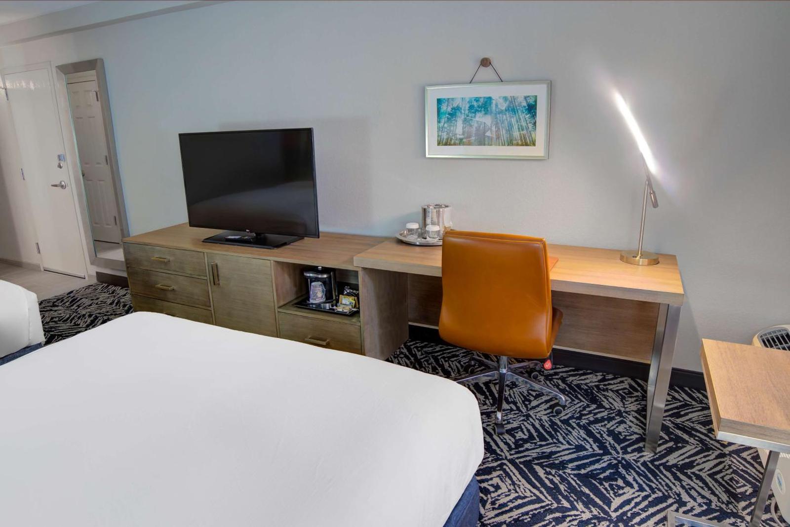 DoubleTree by Hilton Harrisonburg