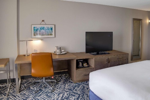 DoubleTree by Hilton Harrisonburg image 2
